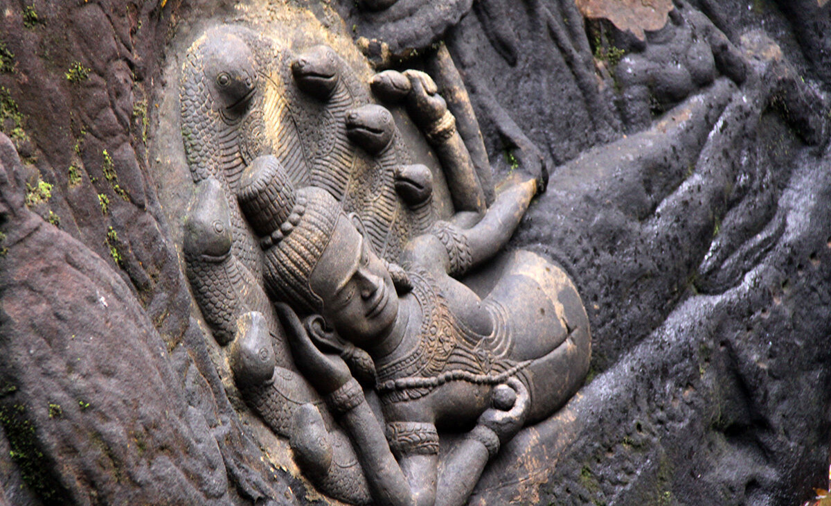1000 Lingas Stattue Wall near Siem Reap, Cambodia